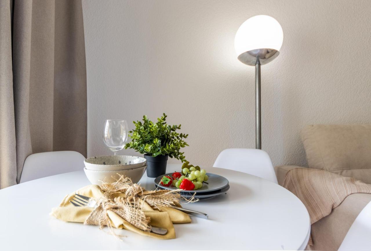 Apartamentos Alboran-Arysal Салоу Екстериор снимка