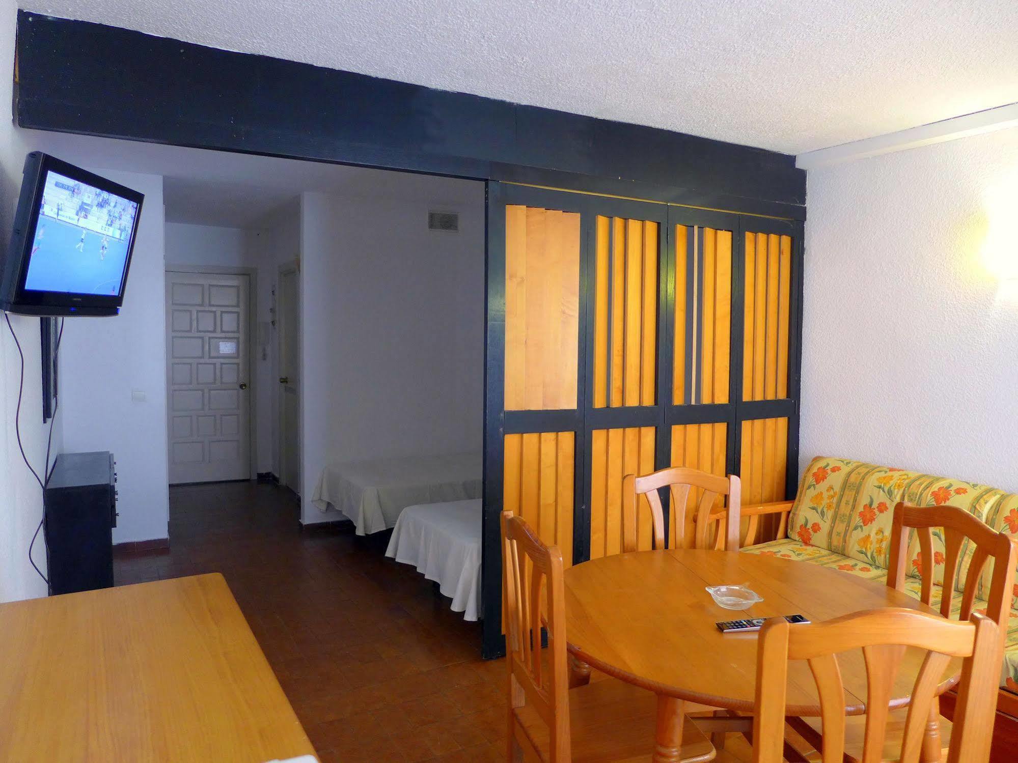 Apartamentos Alboran-Arysal Салоу Екстериор снимка