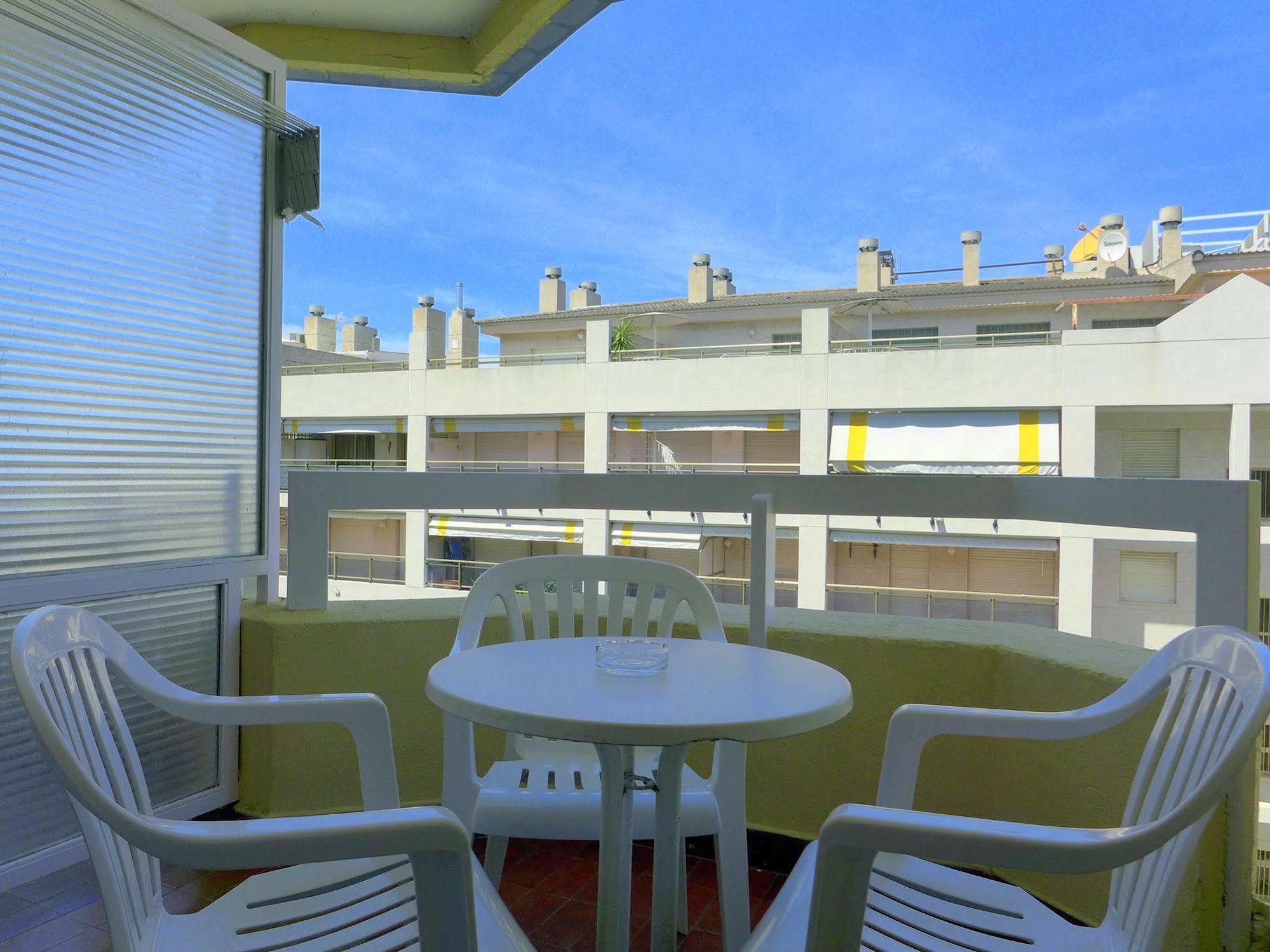 Apartamentos Alboran-Arysal Салоу Екстериор снимка