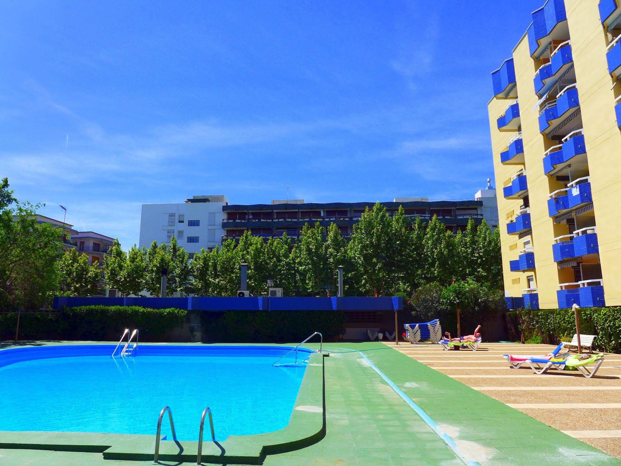 Apartamentos Alboran-Arysal Салоу Екстериор снимка